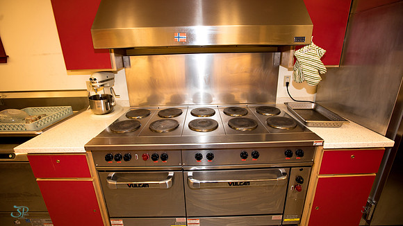 Sons of Norway - Downstairs Kitchen Oven